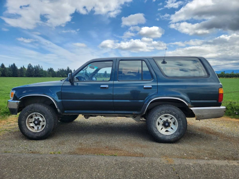 1995 Toyota 4Runner 2nd Gen - Image 2 of 9