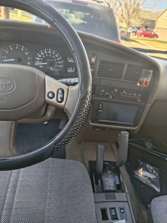 1995 Toyota 4Runner 2nd Gen - Image 5 of 12