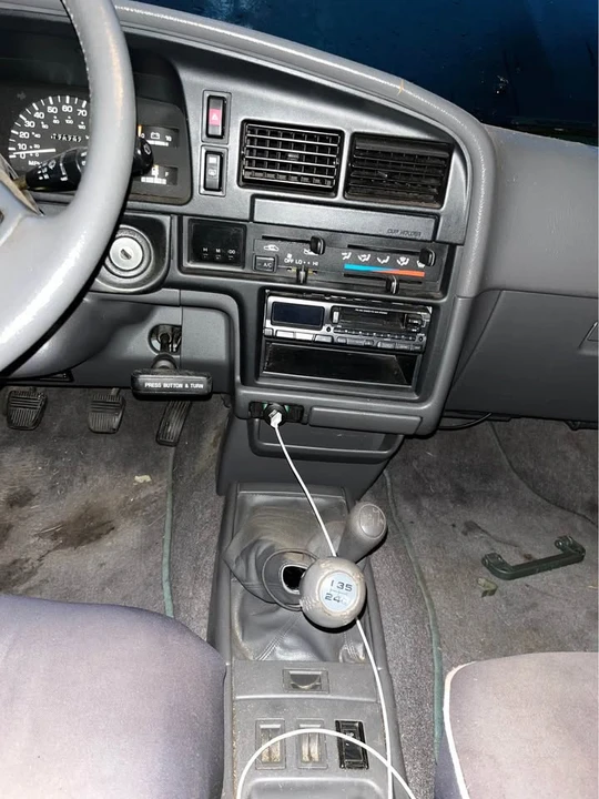 1995 Toyota 4Runner 2nd Gen - Image 5 of 12