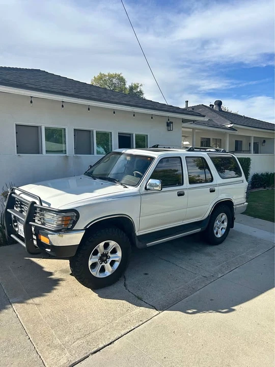 1995 Toyota 4Runner 2nd Gen - Image 2 of 10