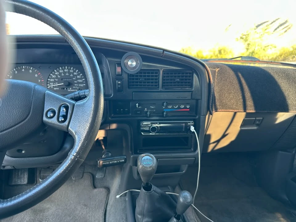 1995 Toyota 4Runner 2nd Gen - Image 9 of 12