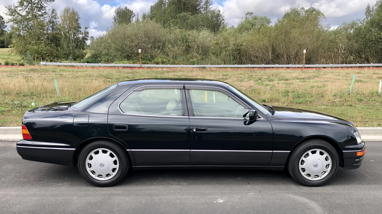 1995 Toyota Celsior 2nd Gen - Image 27 of 31