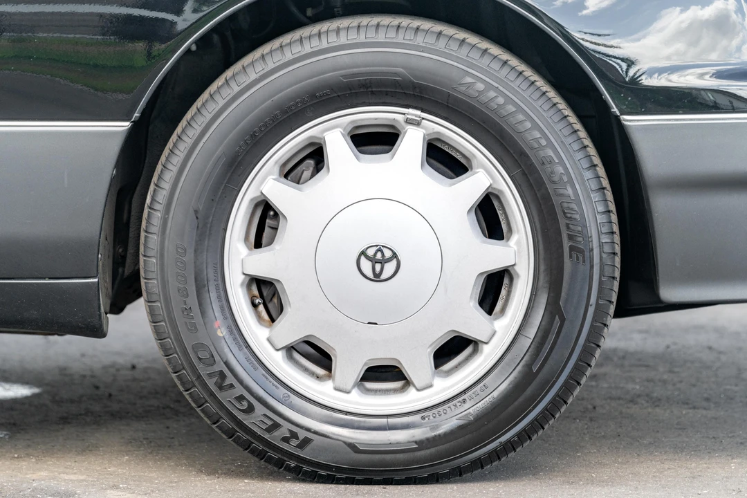 1995 Toyota Celsior 2nd Gen - Image 30 of 31