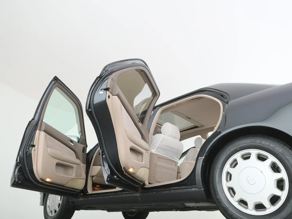 1995 Toyota Celsior 2nd Gen - Image 13 of 31