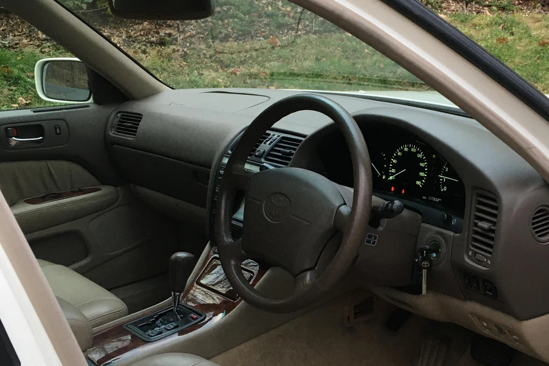 1995 Toyota Celsior 2nd Gen - Image 28 of 31