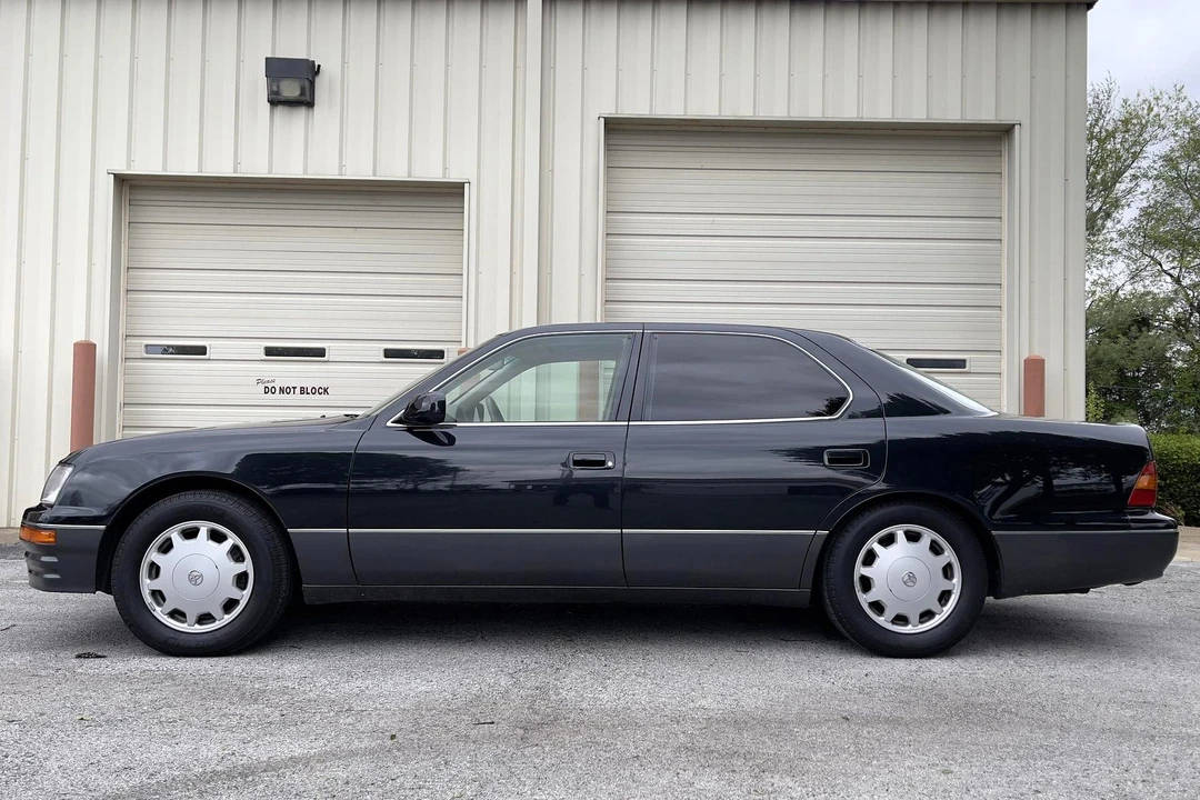 1995 Toyota Celsior 2nd Gen - Image 3 of 31