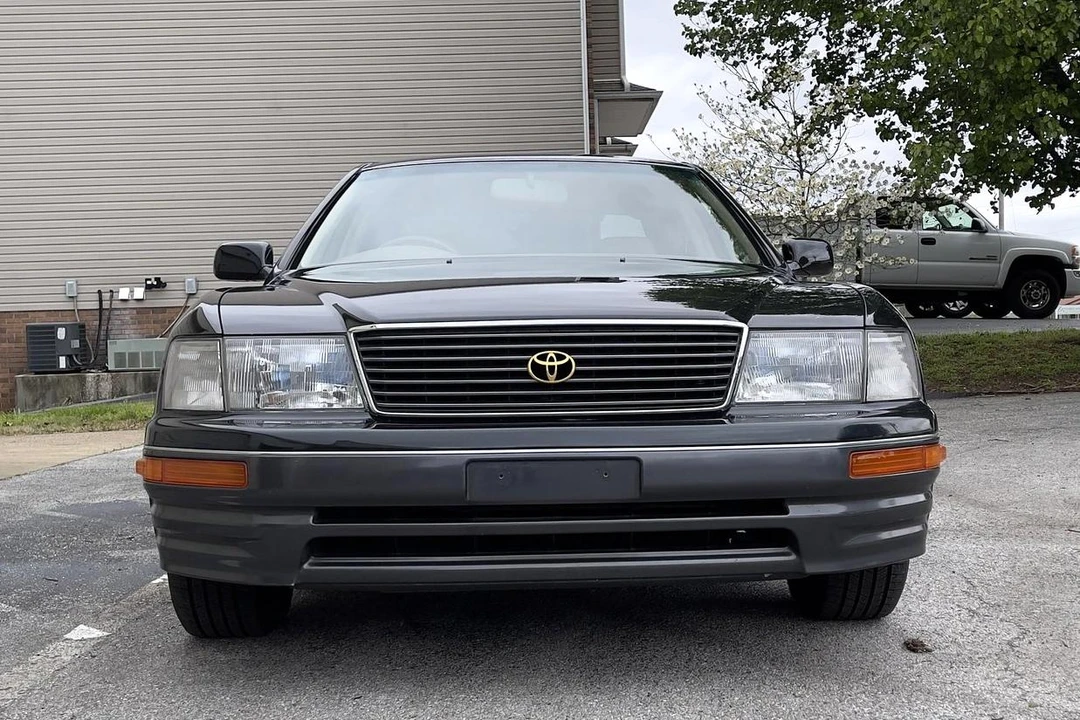 1995 Toyota Celsior 2nd Gen - Image 2 of 31