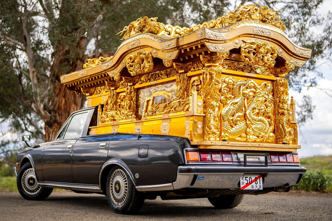 1995 Toyota Century 1st Gen - Image 4 of 31