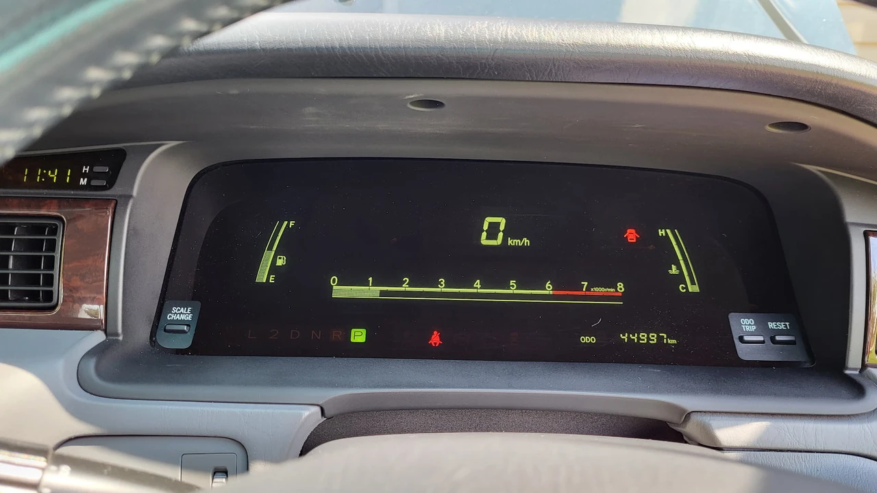 1995 Toyota Crown 9th Gen - Image 12 of 23