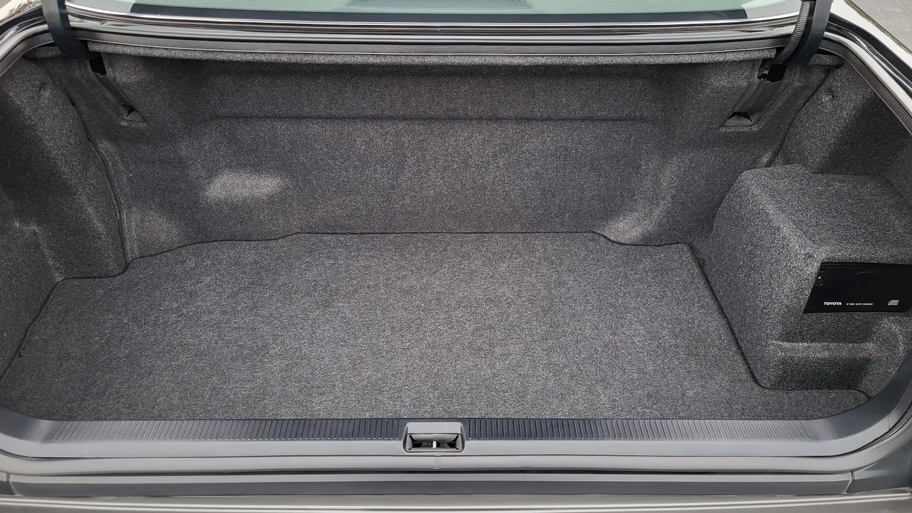 1995 Toyota Crown 9th Gen - Image 17 of 23