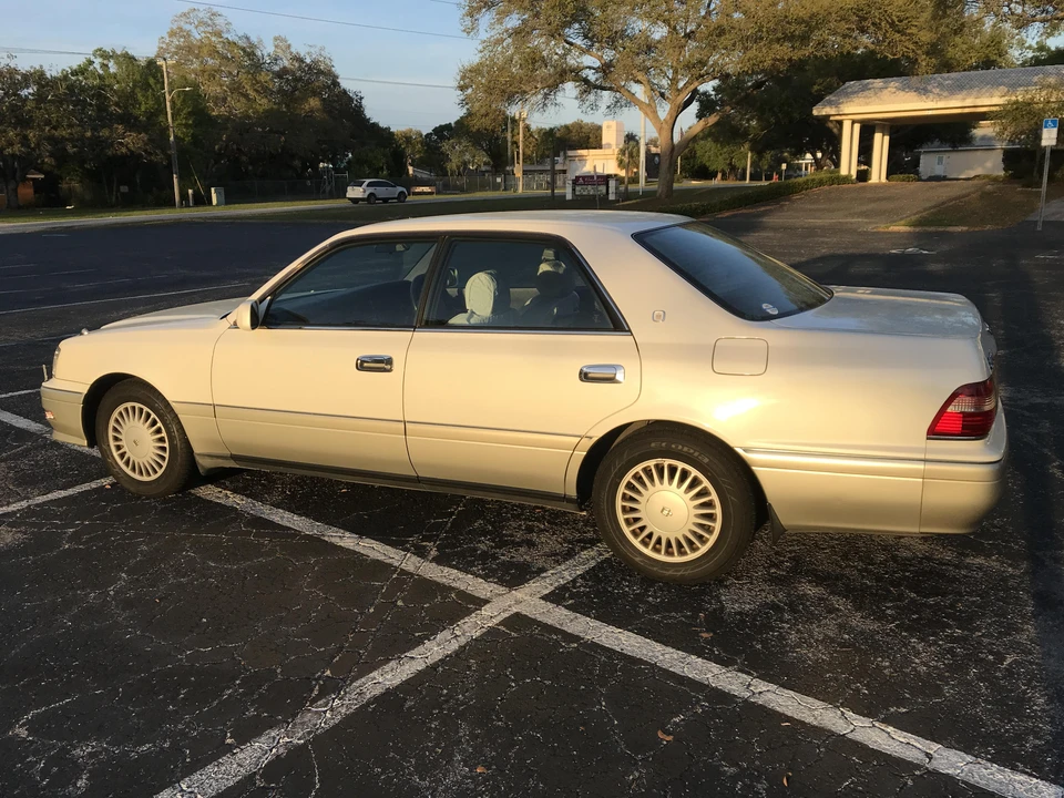 1995 Toyota Crown 10th Gen - Image 3 of 31