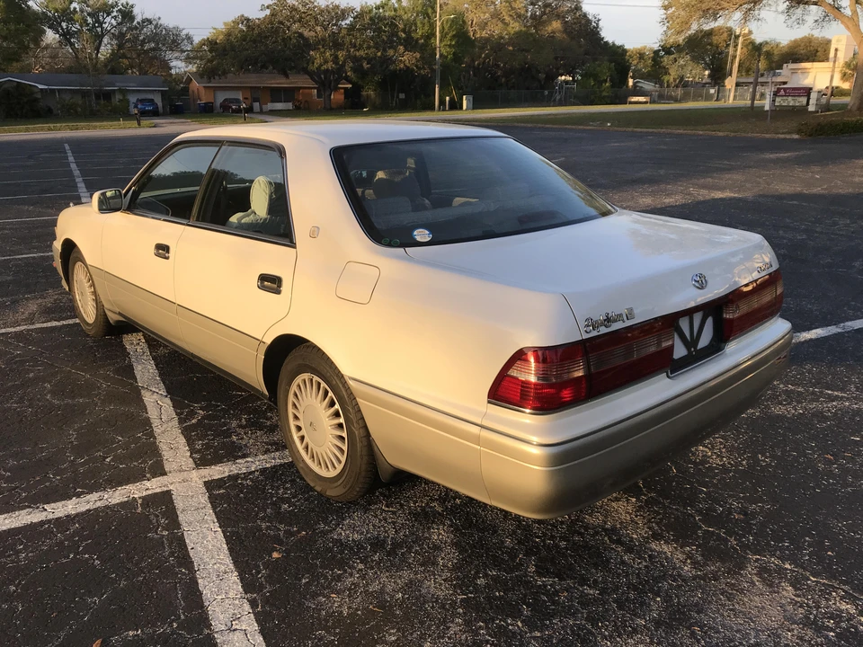 1995 Toyota Crown 10th Gen - Image 4 of 31