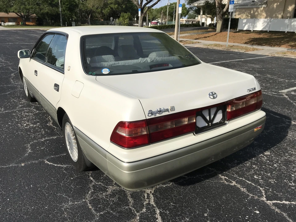 1995 Toyota Crown 10th Gen - Image 11 of 31
