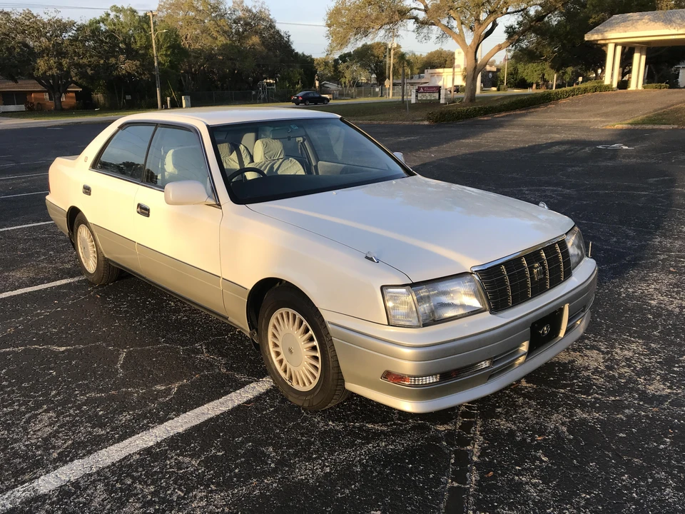 1995 Toyota Crown 10th Gen - Image 2 of 31