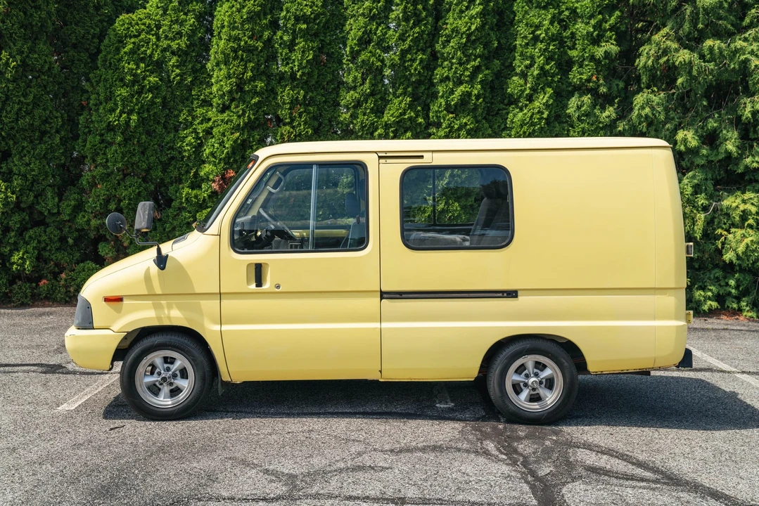 1995 Toyota - Image 6 of 31