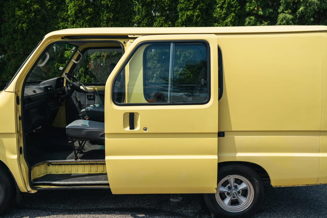 1995 Toyota - Image 13 of 31