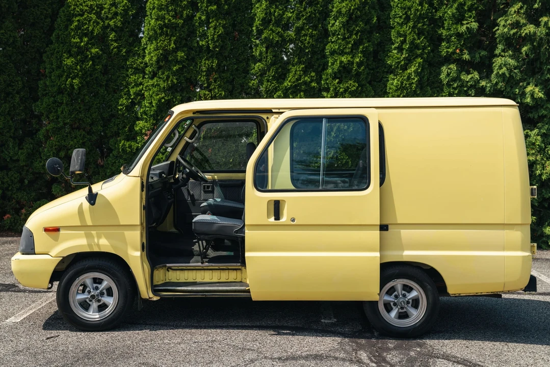 1995 Toyota - Image 7 of 31