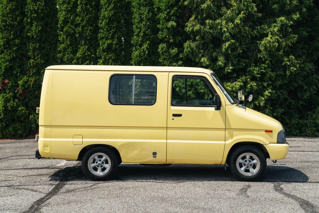 1995 Toyota - Image 10 of 31