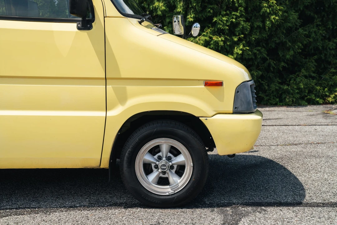 1995 Toyota - Image 17 of 31