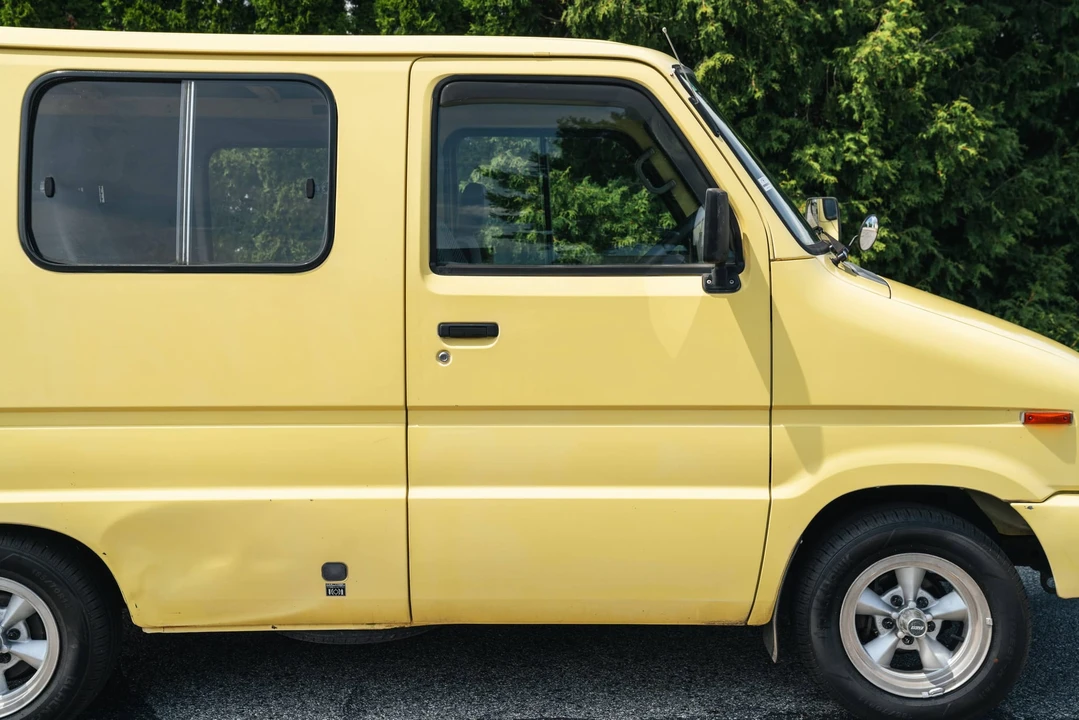 1995 Toyota - Image 16 of 31