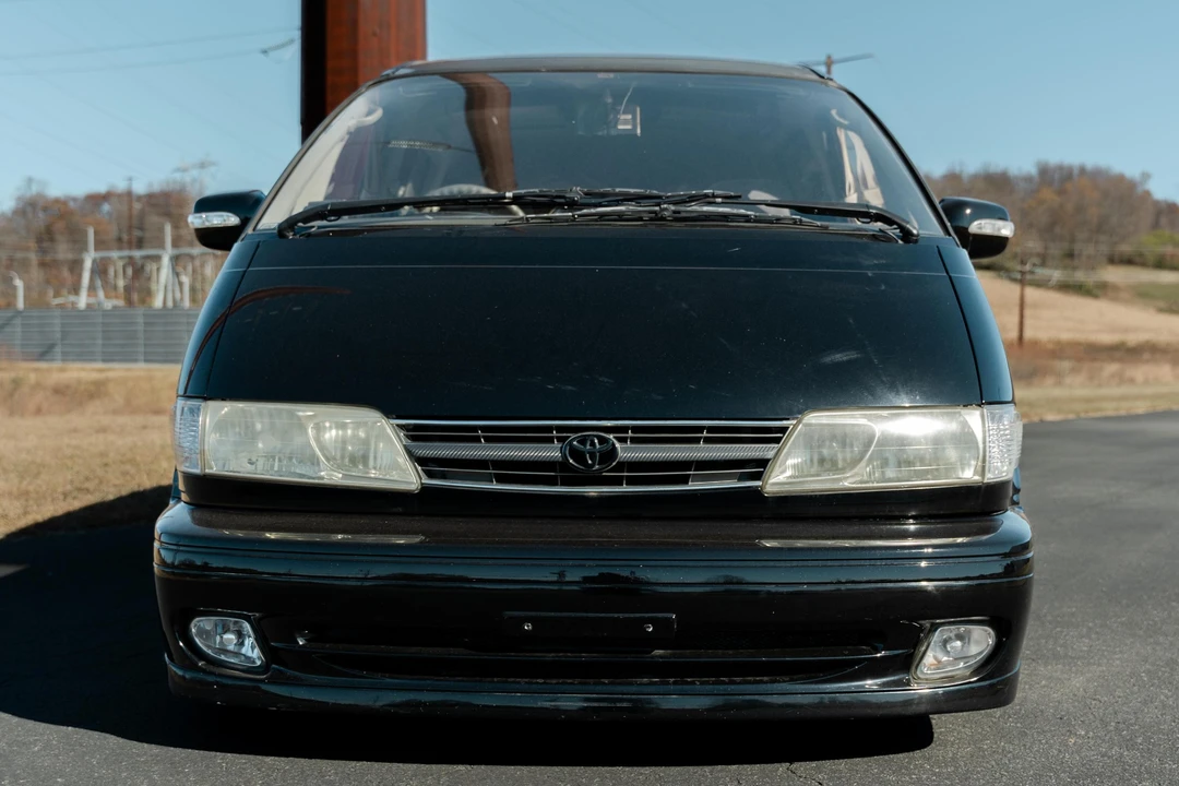 1995 Toyota Previa/Estima 1st Gen - Image 2 of 31