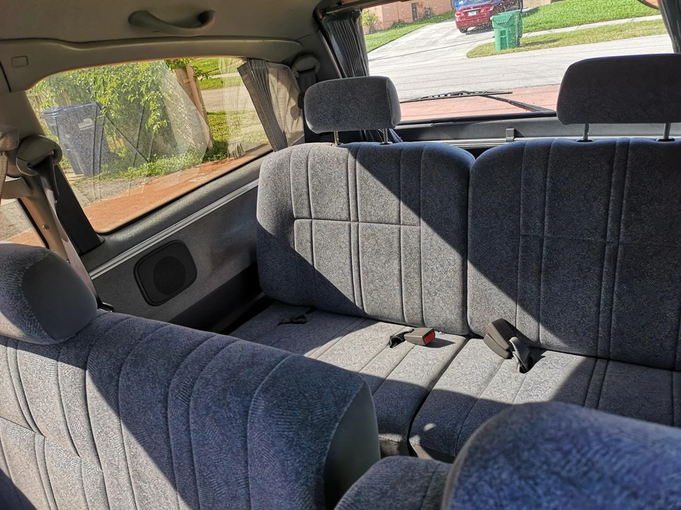 1995 Toyota Previa/Estima 1st Gen - Image 24 of 31