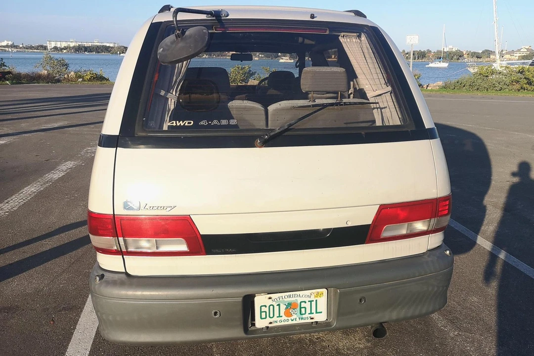 1995 Toyota Previa/Estima 1st Gen - Image 5 of 31
