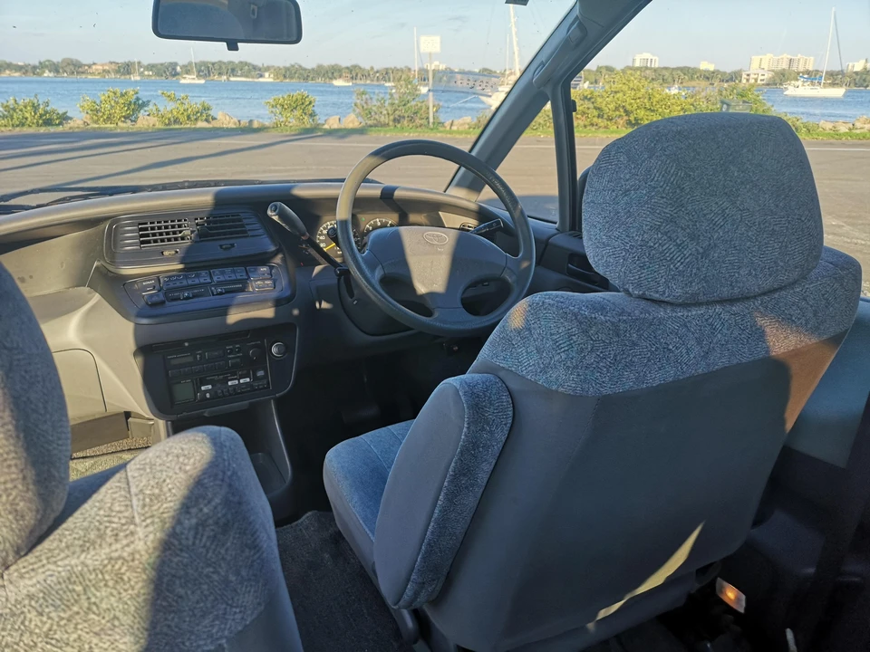 1995 Toyota Previa/Estima 1st Gen - Image 28 of 31