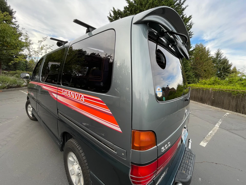 1995 Toyota Granvia 4th Gen - Image 17 of 31