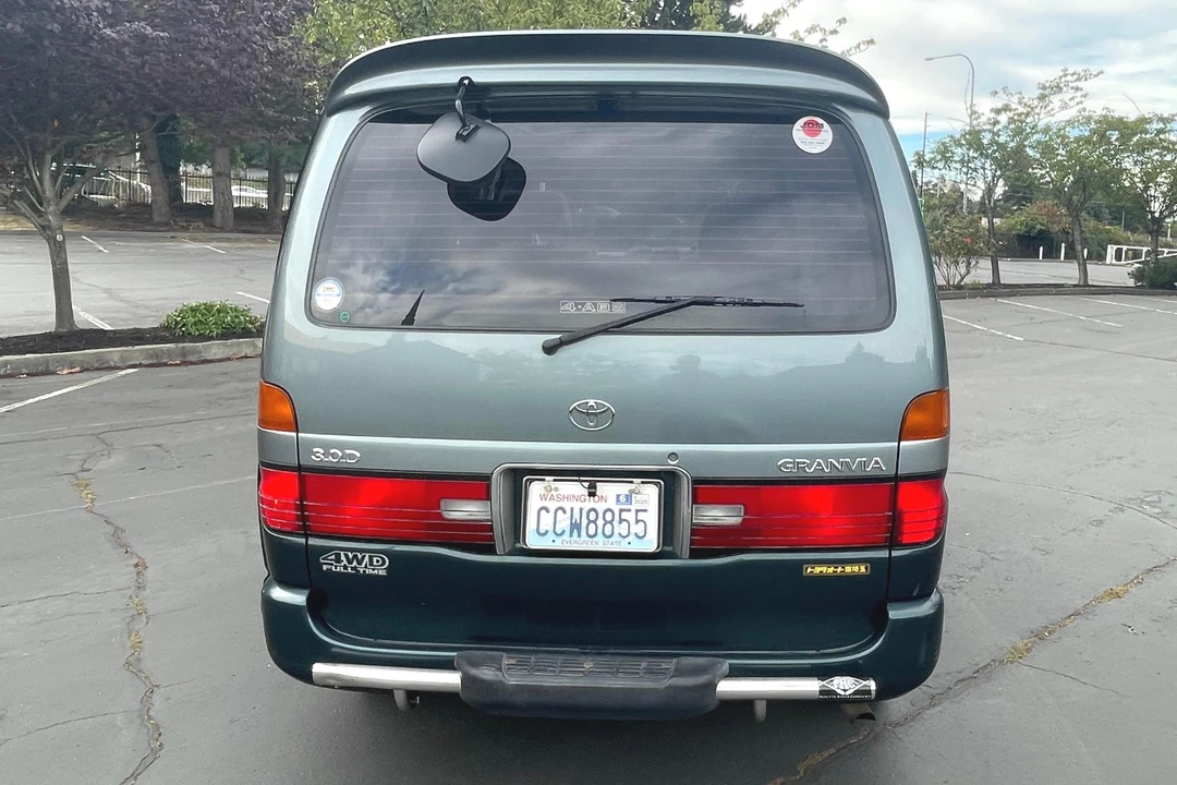 1995 Toyota Granvia 4th Gen - Image 5 of 31