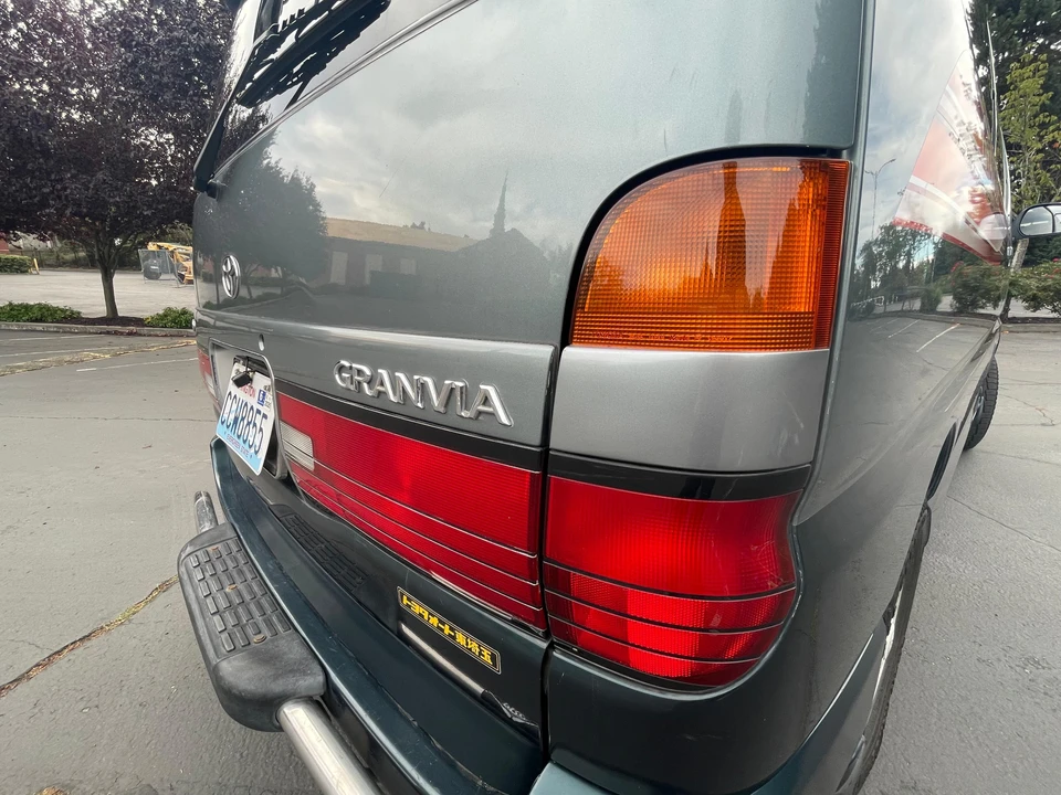 1995 Toyota Granvia 4th Gen - Image 22 of 31