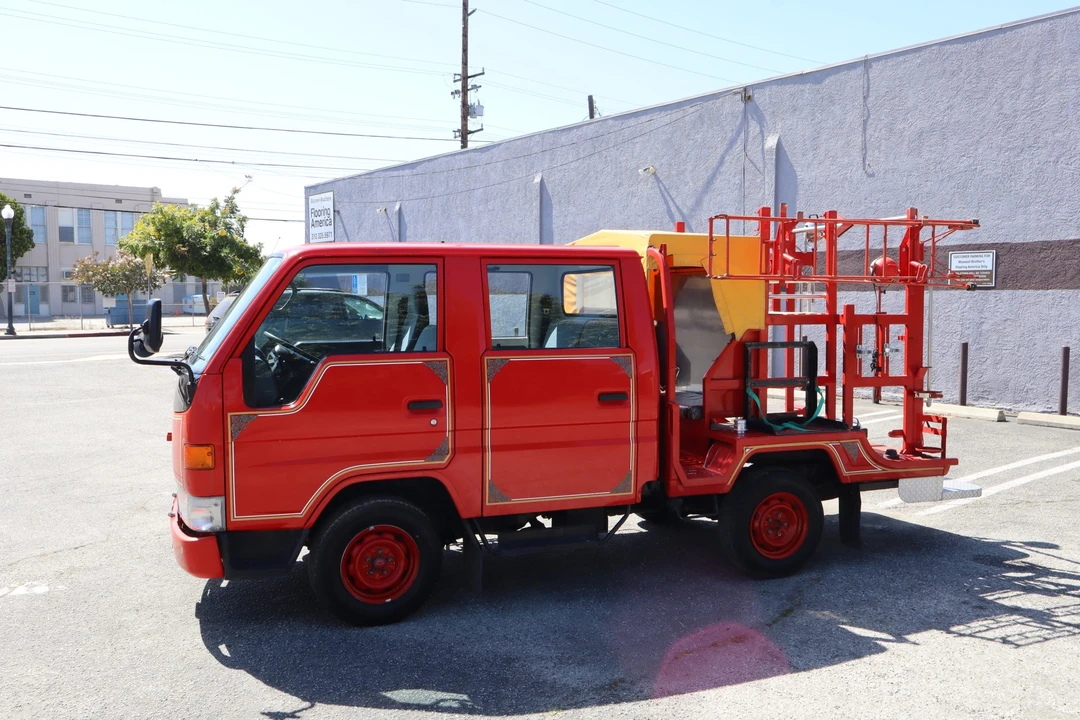 1995 Toyota HiAce 4th Gen - Image 11 of 31