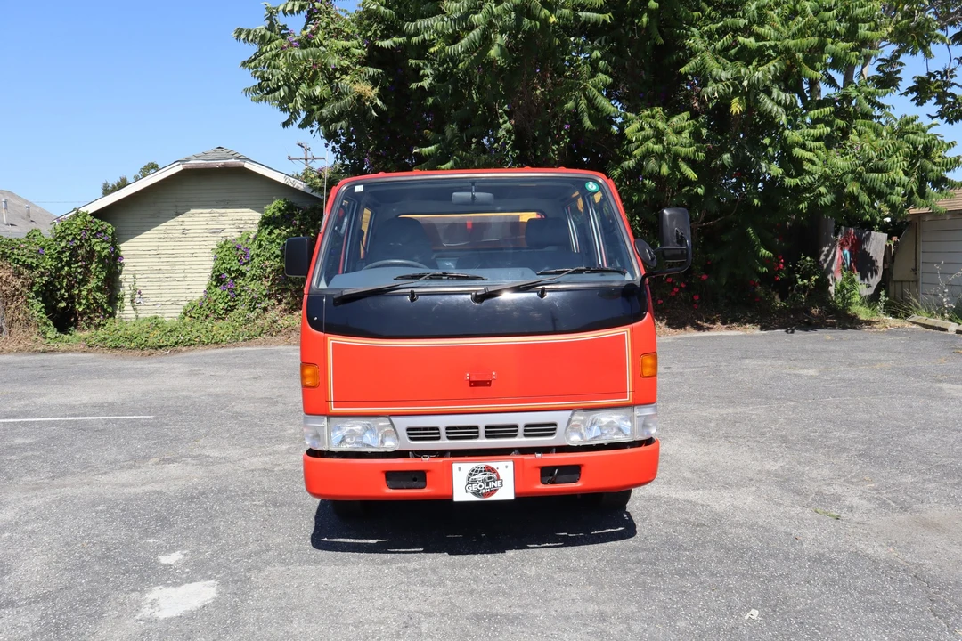 1995 Toyota HiAce 4th Gen - Image 2 of 31