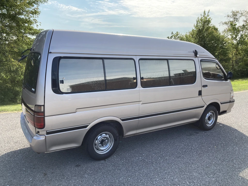 1995 Toyota HiAce 4th Gen - Image 5 of 31
