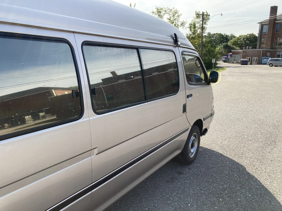 1995 Toyota HiAce 4th Gen - Image 16 of 31