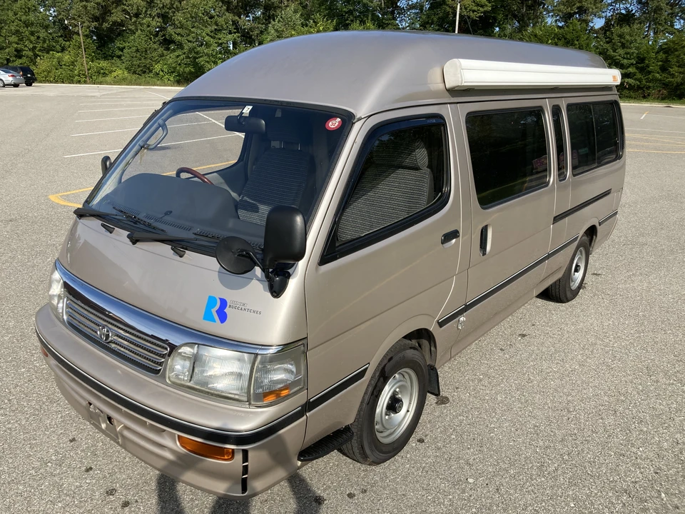 1995 Toyota HiAce 4th Gen - Image 9 of 31