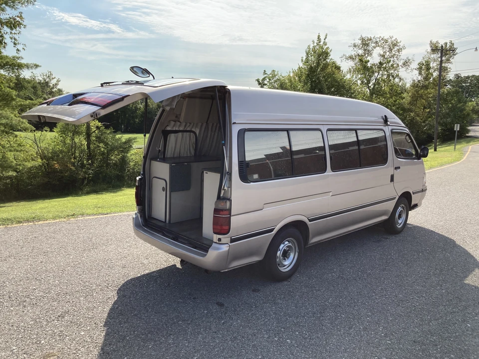 1995 Toyota HiAce 4th Gen - Image 19 of 31