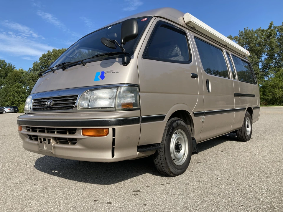 1995 Toyota HiAce 4th Gen - Image 7 of 31