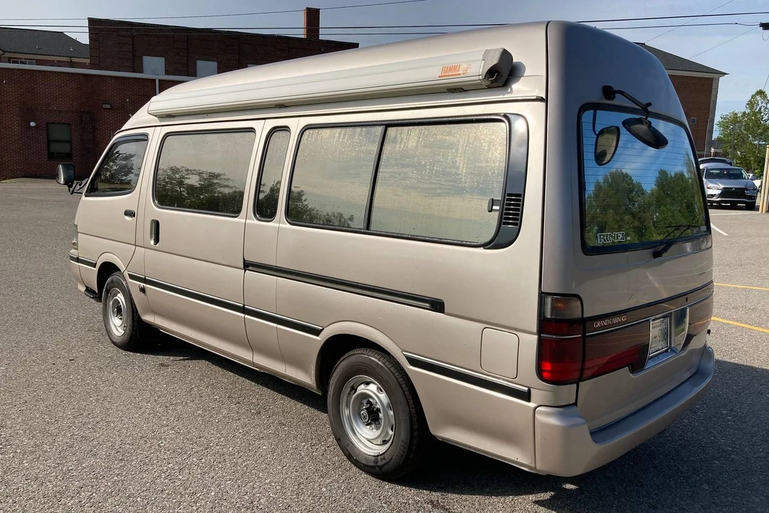 1995 Toyota HiAce 4th Gen - Image 4 of 31