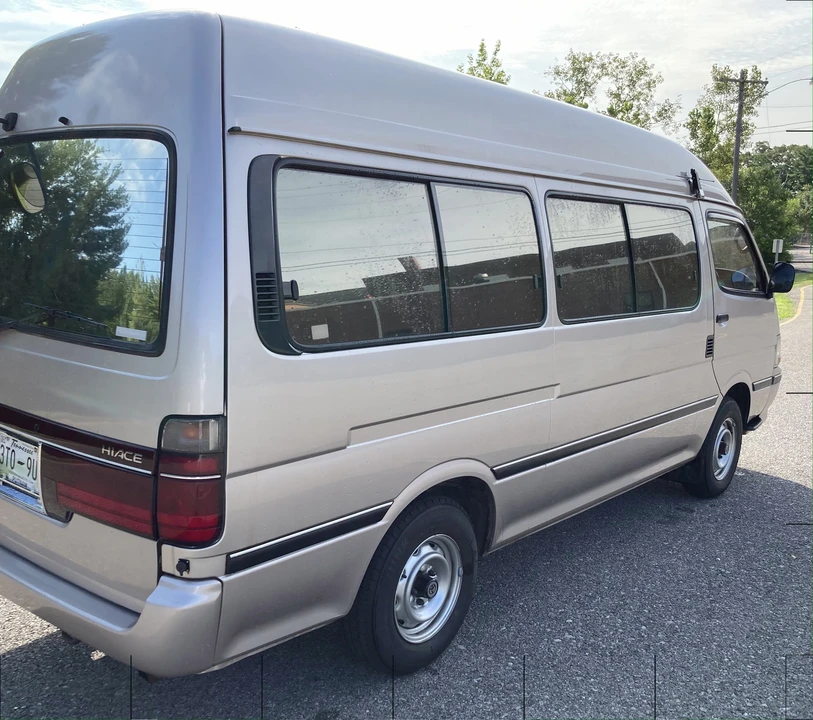 1995 Toyota HiAce 4th Gen - Image 18 of 31