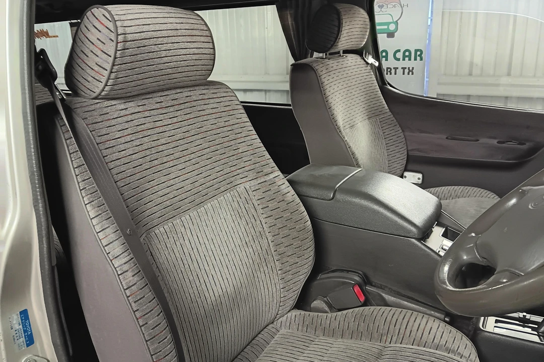 1995 Toyota HiAce 4th Gen - Image 24 of 31