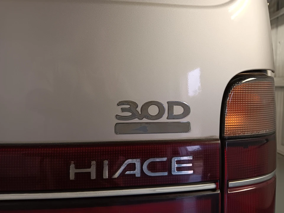 1995 Toyota HiAce 4th Gen - Image 17 of 31