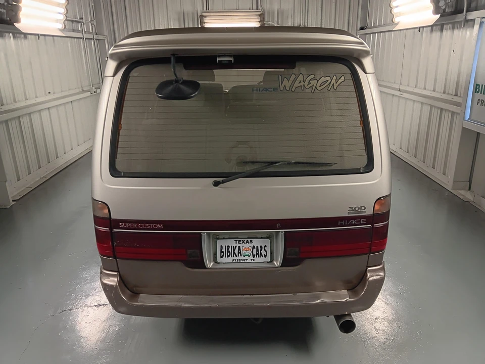 1995 Toyota HiAce 4th Gen - Image 10 of 31