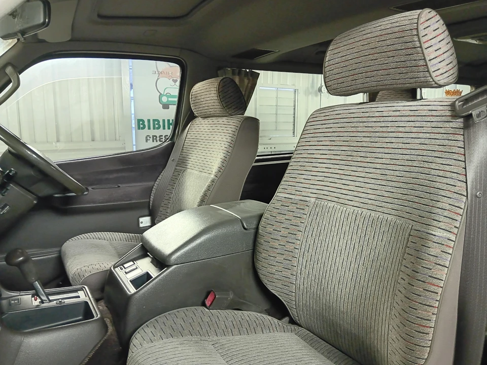 1995 Toyota HiAce 4th Gen - Image 27 of 31