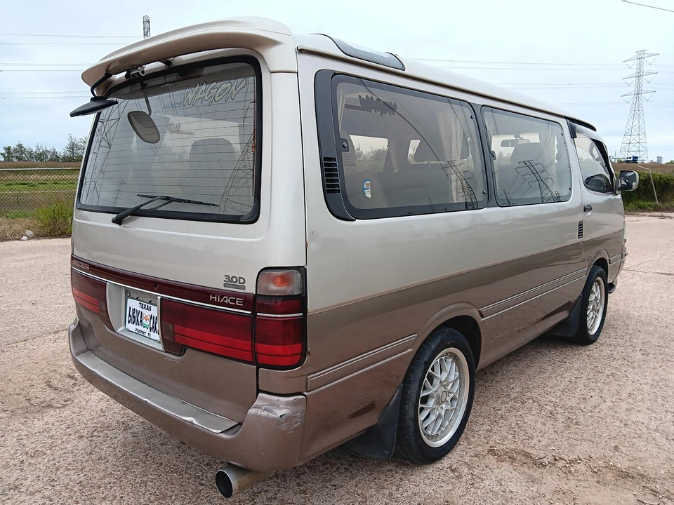 1995 Toyota HiAce 4th Gen - Image 12 of 31
