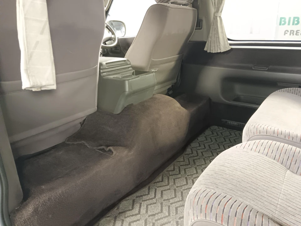 1995 Toyota HiAce 4th Gen - Image 29 of 31