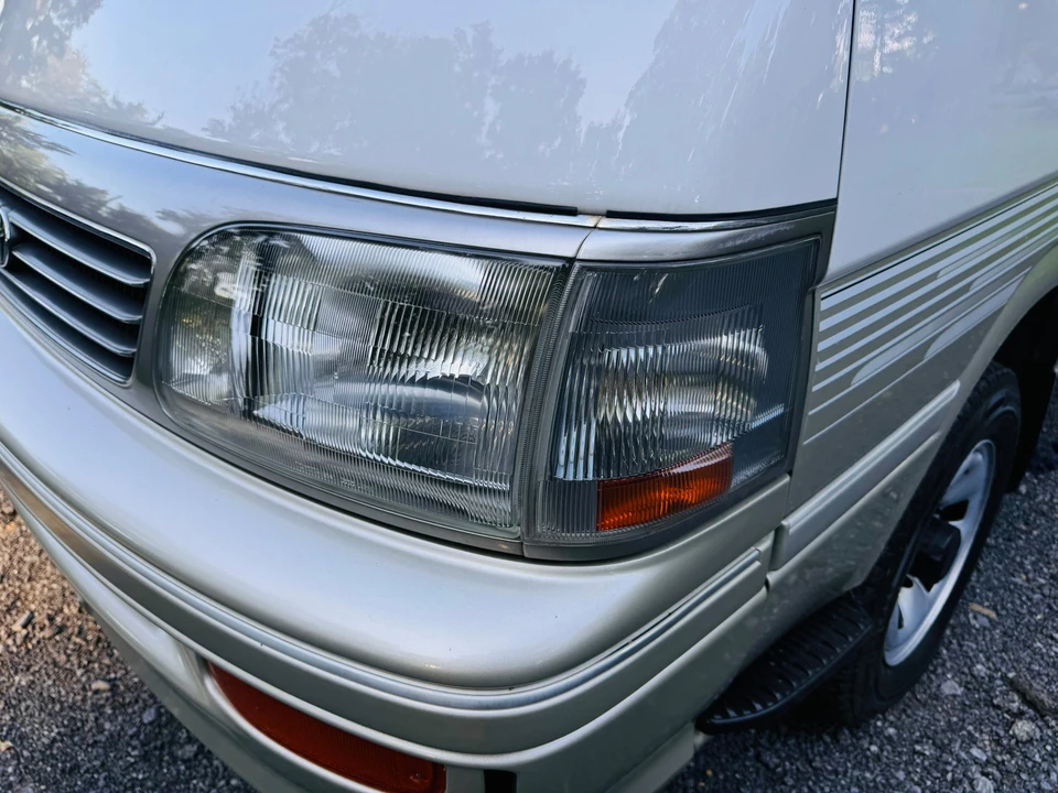 1995 Toyota HiAce 4th Gen - Image 26 of 31