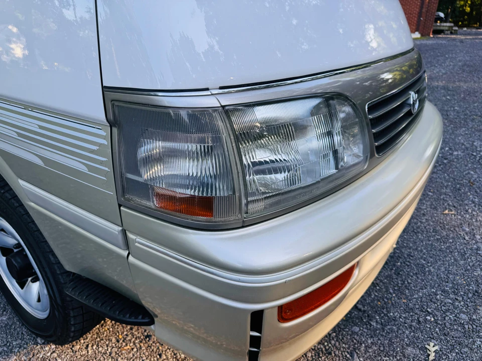1995 Toyota HiAce 4th Gen - Image 21 of 31