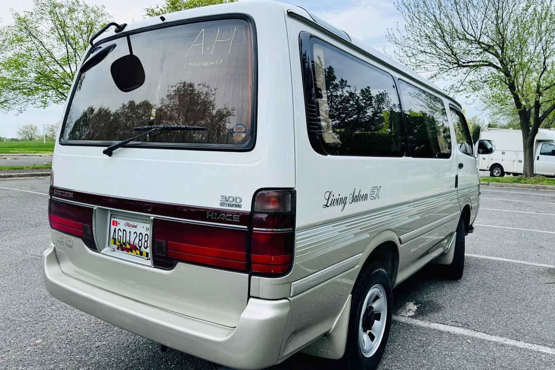 1995 Toyota HiAce 4th Gen - Image 4 of 31