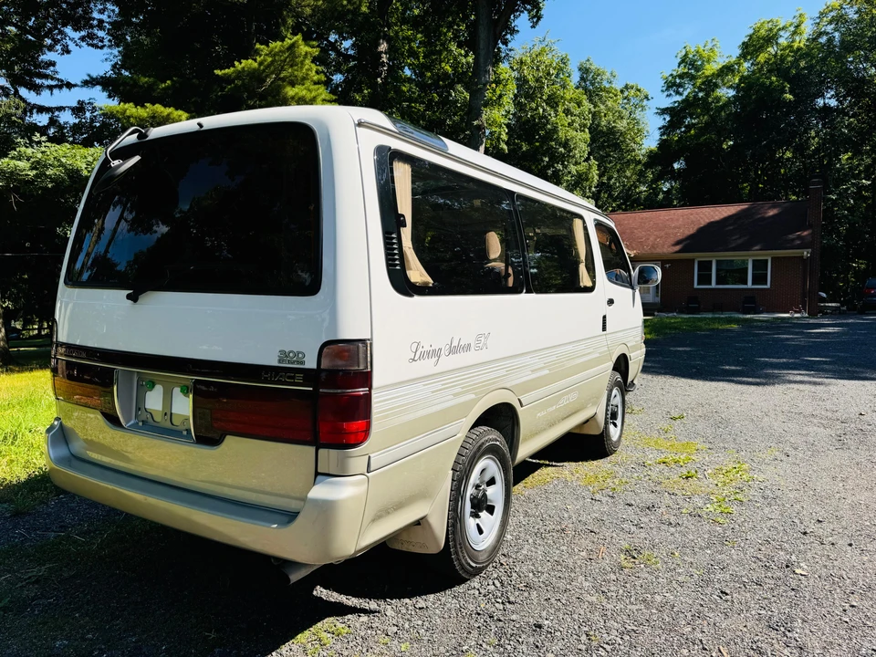 1995 Toyota HiAce 4th Gen - Image 16 of 31